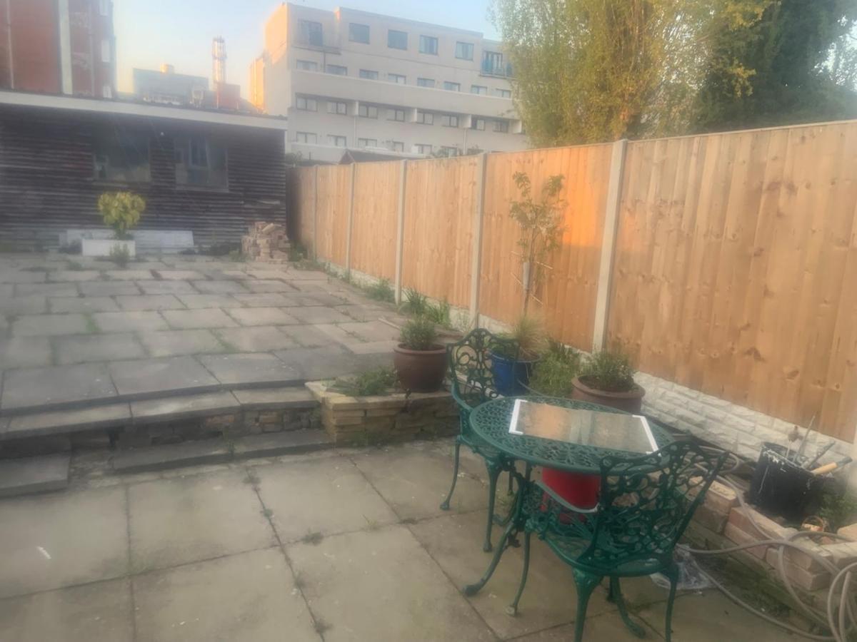 Charming 3bd In West Londres
